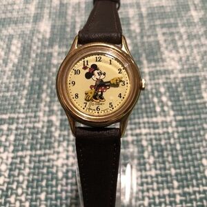 Disney Lorus Minnie Mouse Women’s Watch Brown Band (New Battery) Gold Bezel